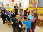 Halloweenský čarodějný den s karnevalem